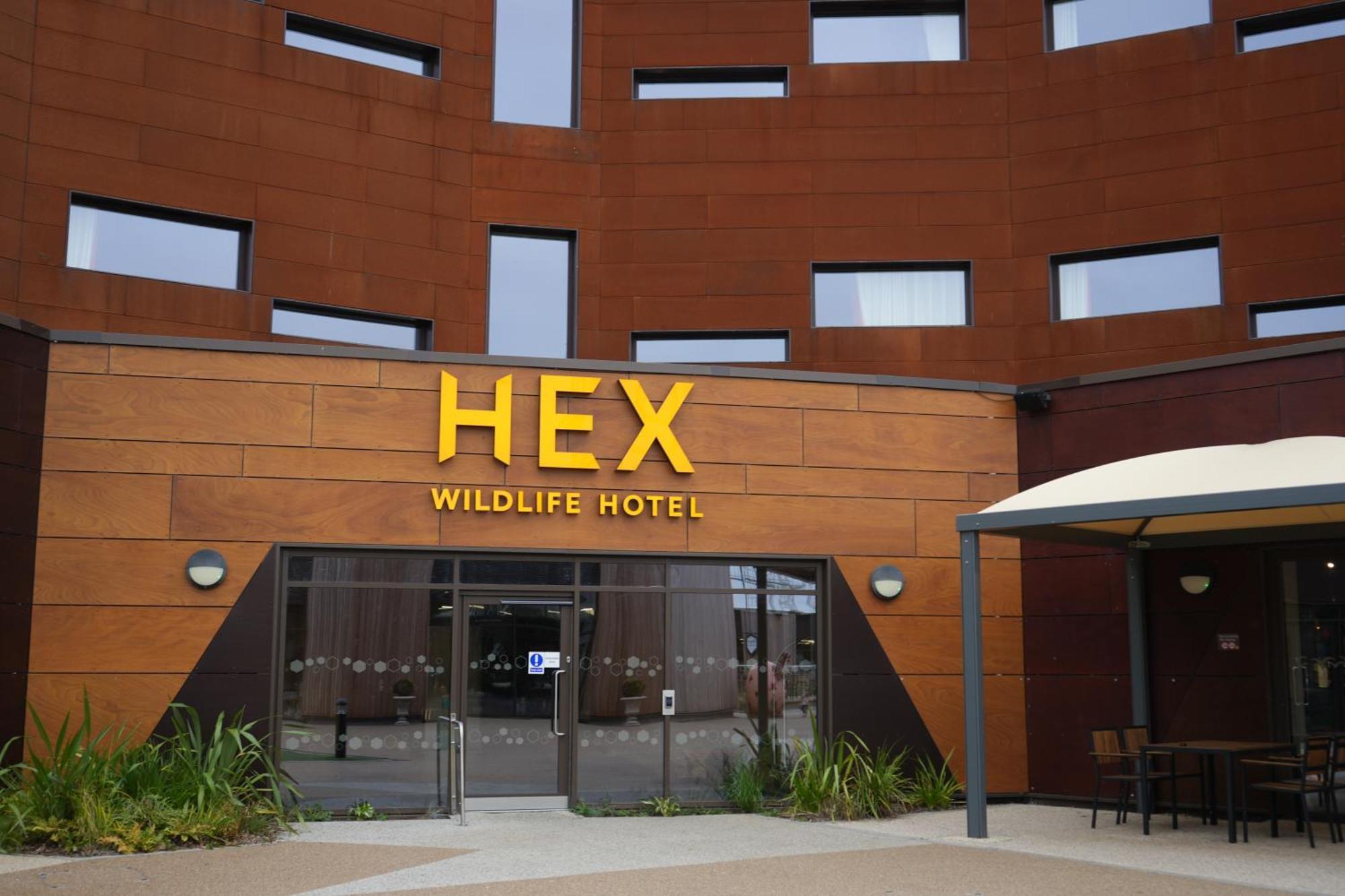 Hex Wildlife Hotel At Yorkshire Wildlife Park Doncaster Exterior foto